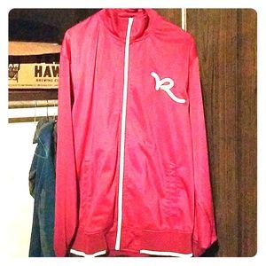 Red, to a wear zipup jacket